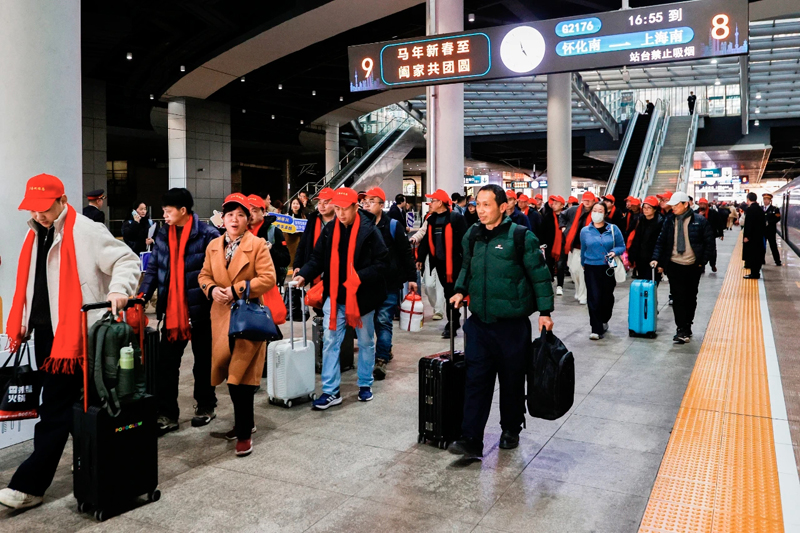 点对点护航就业路 心贴心服务促发展 2026年春节后来沪务工劳动者“点对点”返岗活动全面启动