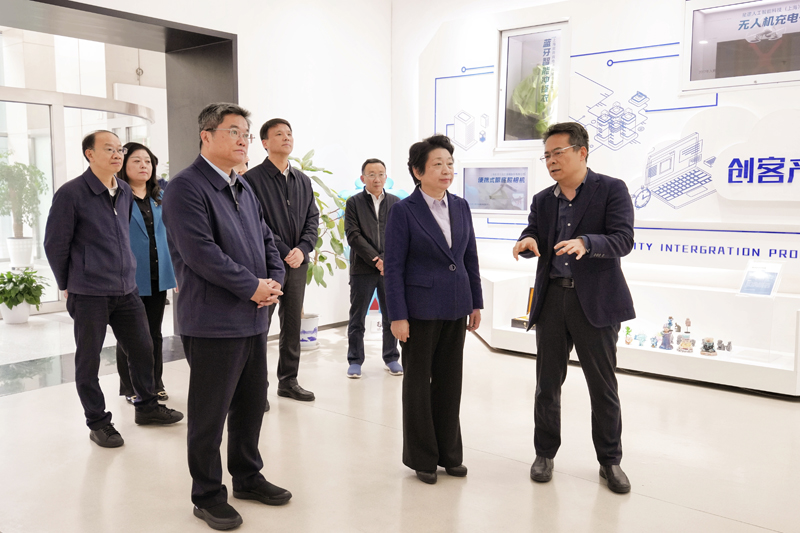 黄莉新率队赴杨浦区开展技能人才发展立法调研