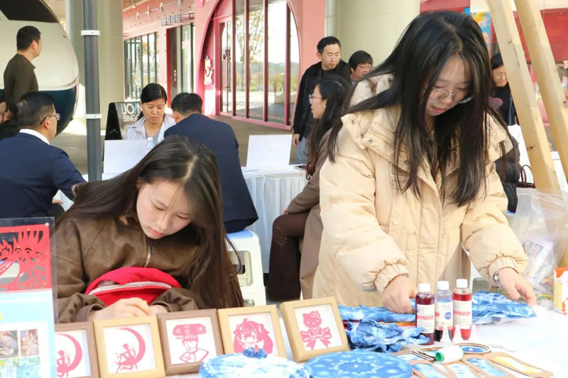 非遗“活”起来，就业“火”起来！金山这场集市解锁青年就业创业新玩法