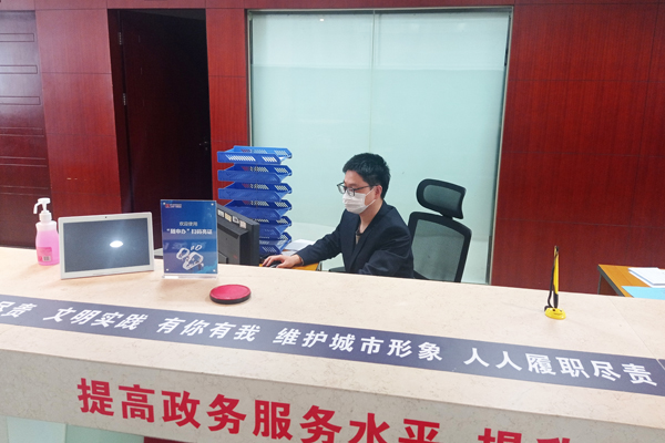 做好稳岗就业服务，松江复工复产进行时
         