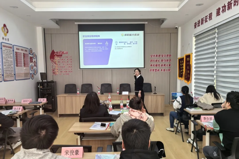 20250922 15分钟能做什么？崇明用“就业圈”跑出民生加速度7.png