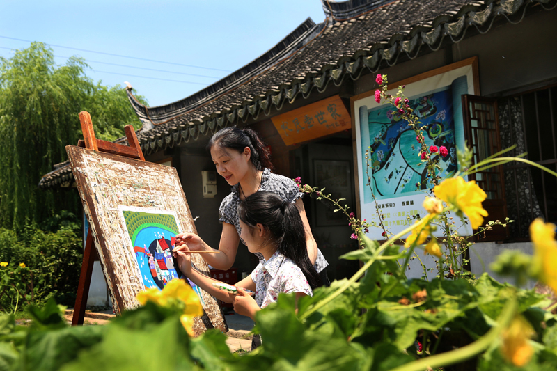 当农民拿起画笔，便成就了金山的这项非遗技艺……