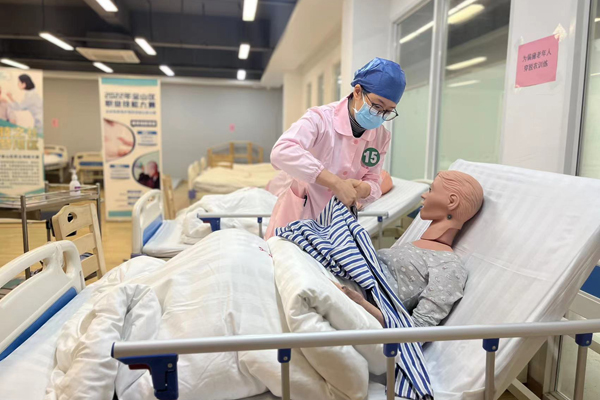 “老有所养 老有所护”，金山区举办2022年长护险养老护理员