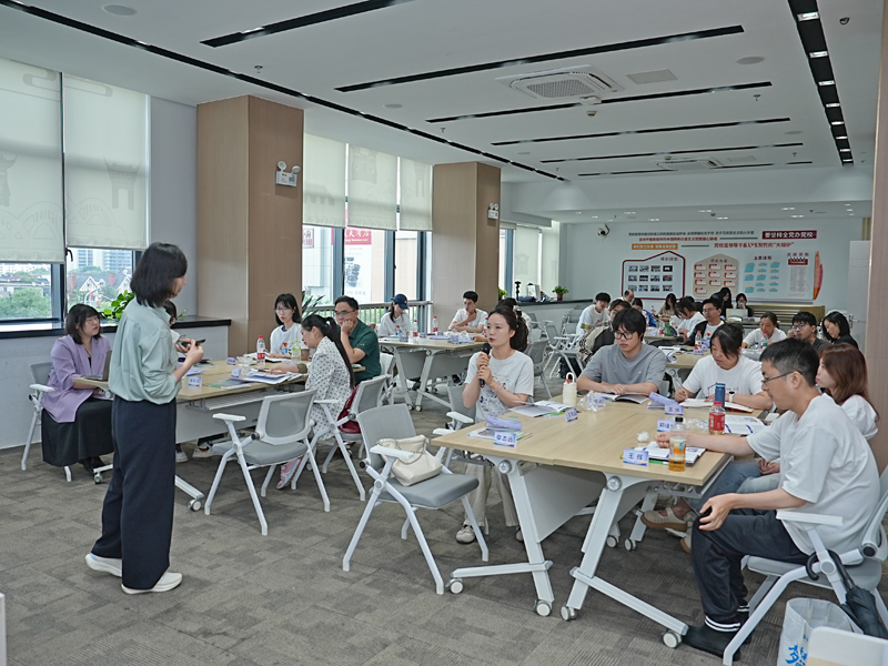 AI赋能求职实战练，2026年青浦区人工智能赋能青年求职能力实训营首期试点班圆满结营