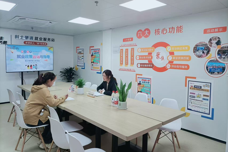离开职场十多年后，她重新回归！还送来了沉甸甸的……