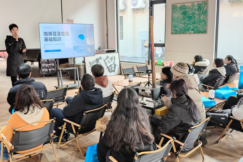 抢抓返乡“窗口期” 厚植乡情启新程，崇明举办“大学生职业发展启航日”活动