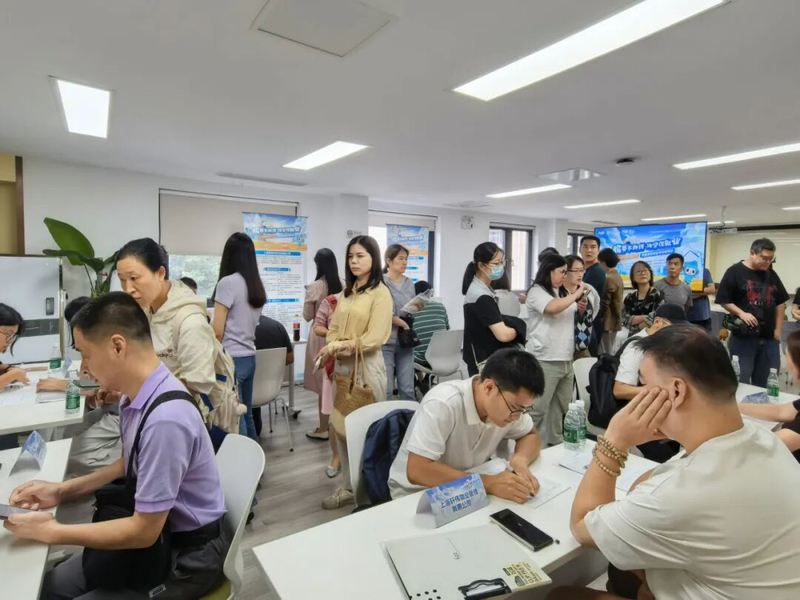 从“技能加油站”到“招聘面试台”，闵行的这场家政养老专场让就业无缝衔接