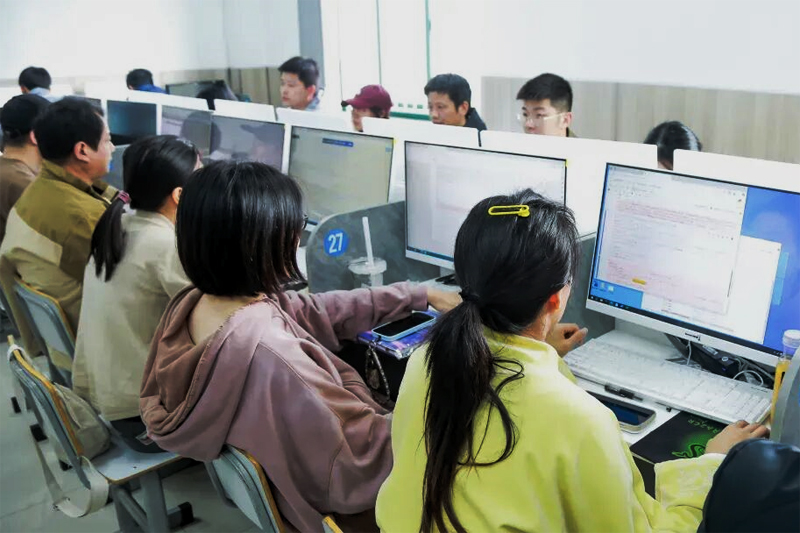 解锁 AI 新技能！金山首批人工智能推介官课程结业